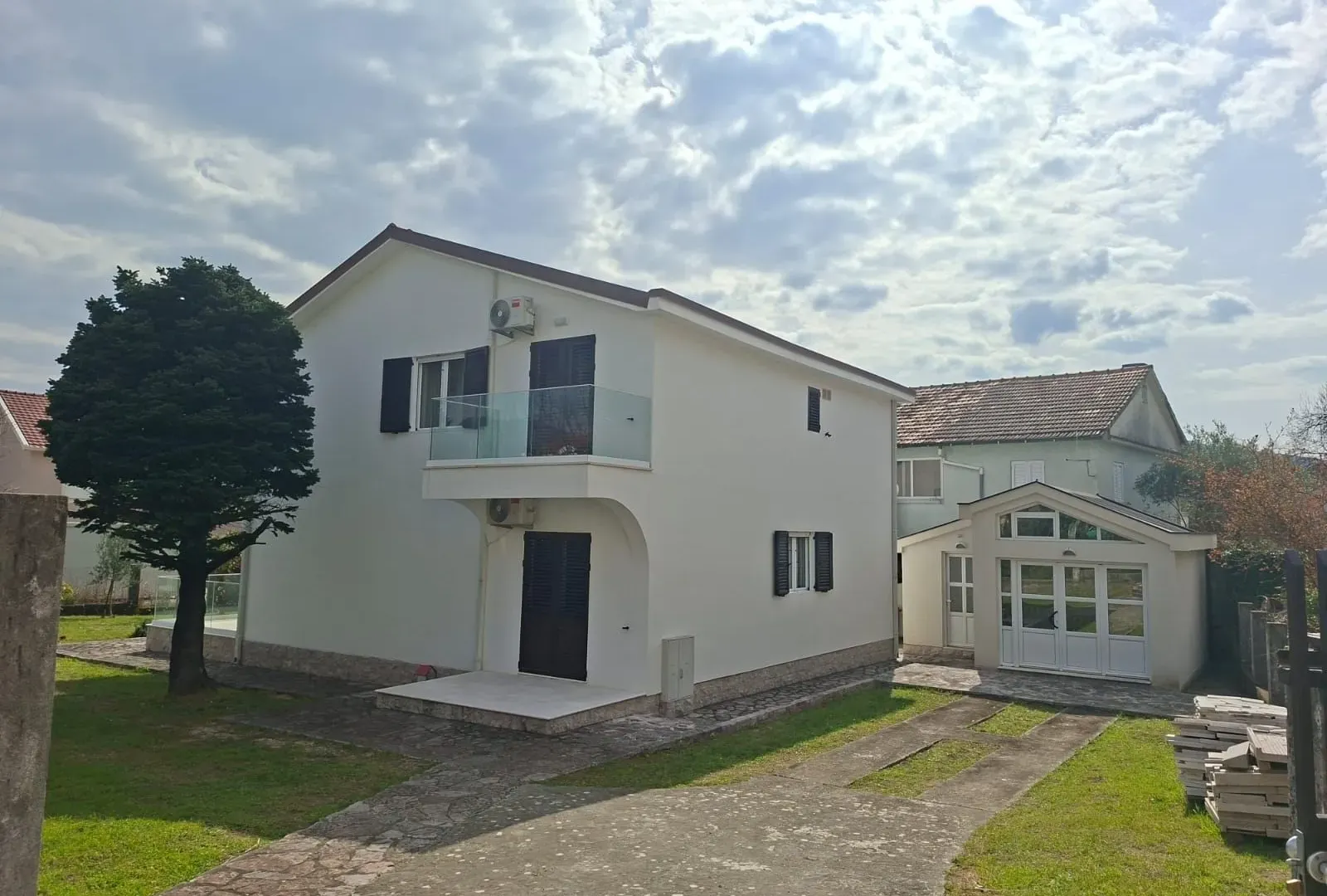 Izdavanje, garsonjera, 25m², Bijela, Herceg Novi