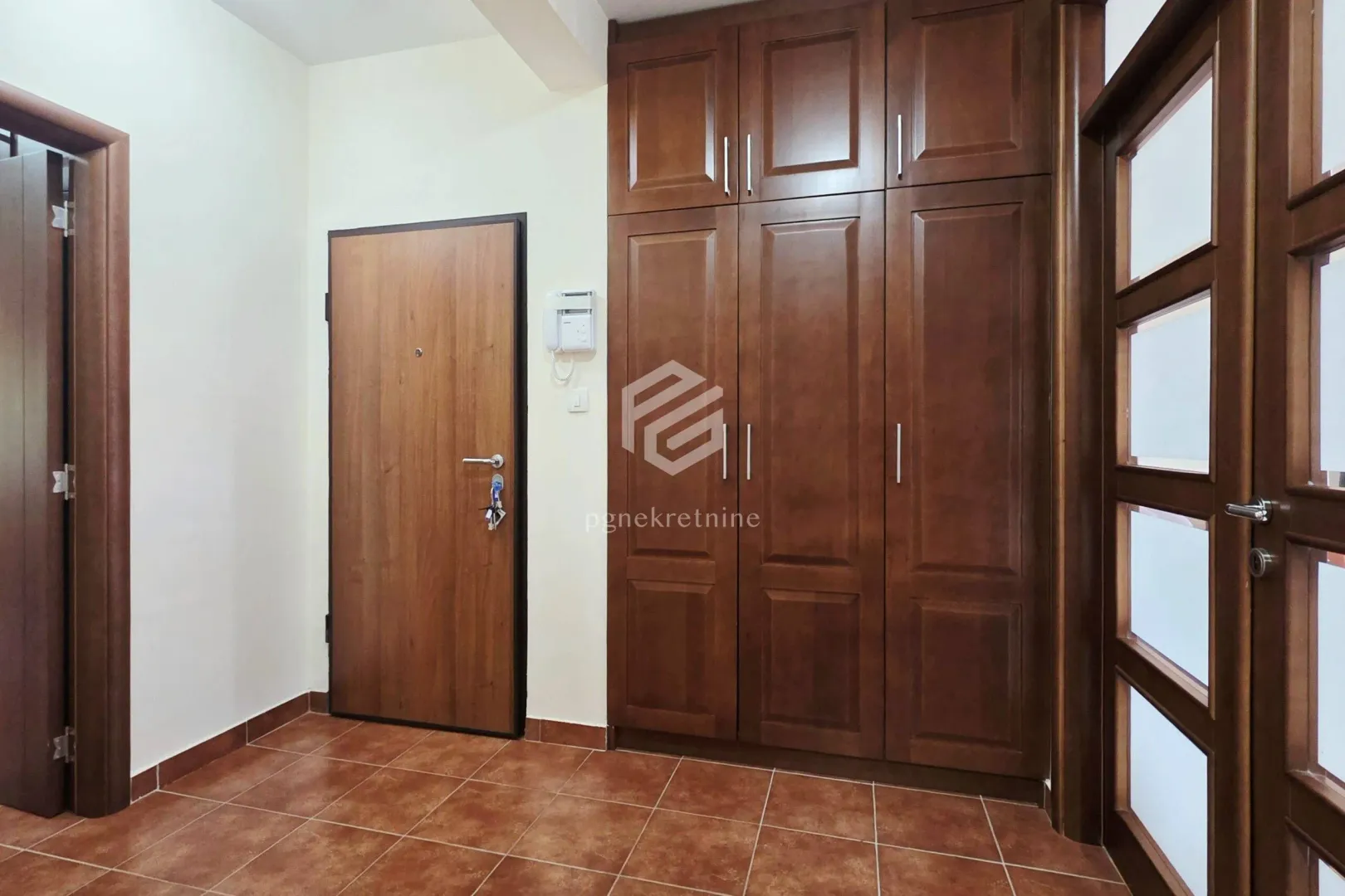Rent, two bedroom apartment, 125m², Gorica C, Podgorica