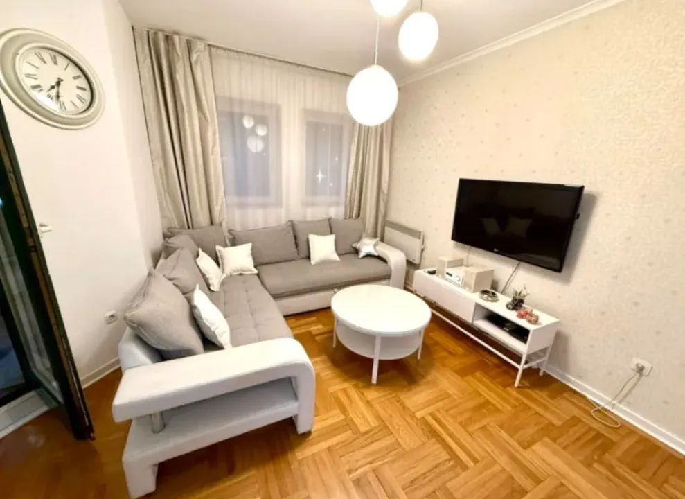 Izdavanje, jednosoban stan, 56m², Preko Morače, Podgorica