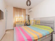 Prodaja, dvosoban stan, 72m², City Kvart, Podgorica - image 9