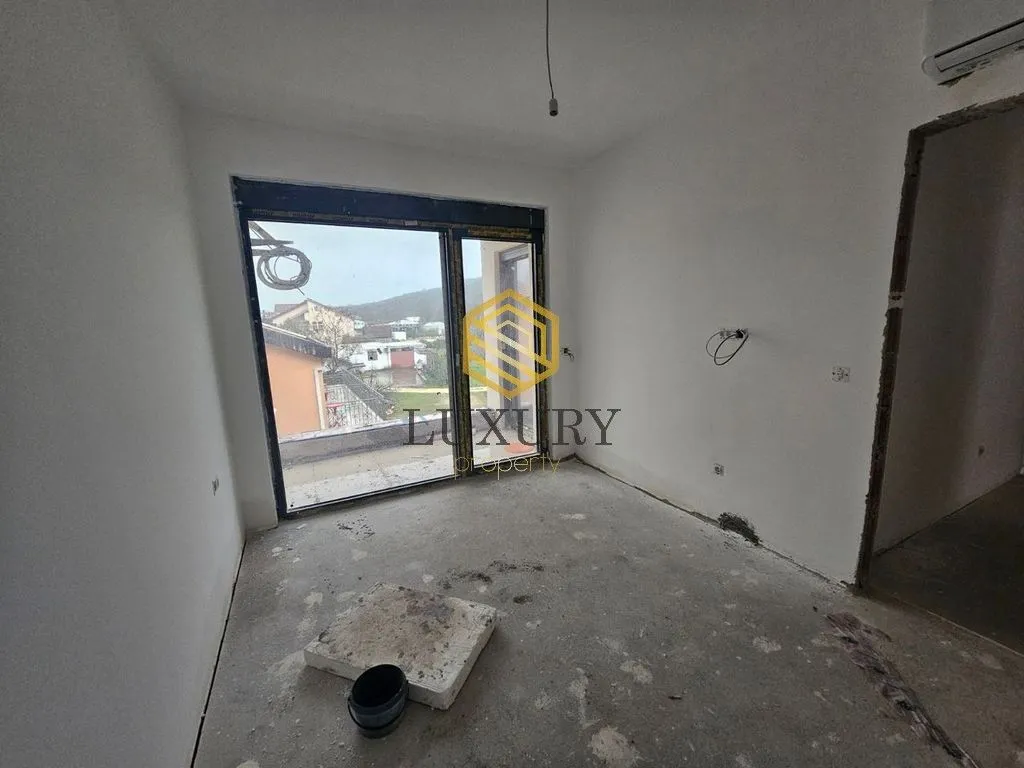 Prodaja, jednosoban stan, 51m², Radovići, Tivat