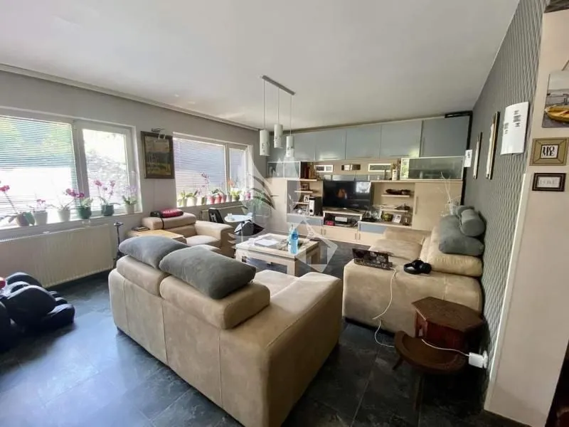 Prodaja, kuća, 400m², Selters Banja, Mladenovac