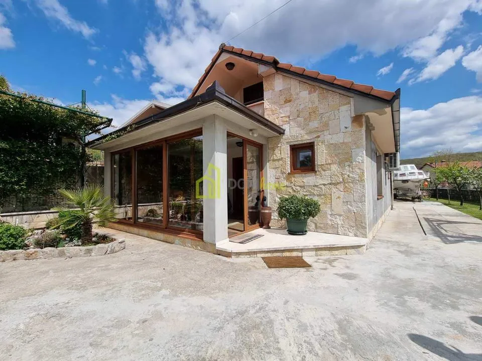 Izdavanje, kuća, 92m², Mareza, Podgorica