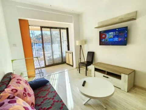 Izdavanje, trosoban stan, 130m², Dumidran, Tivat - image 5