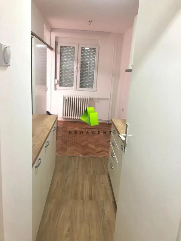 Izdavanje, poslovni prostor, 45m², Medijana, Niš