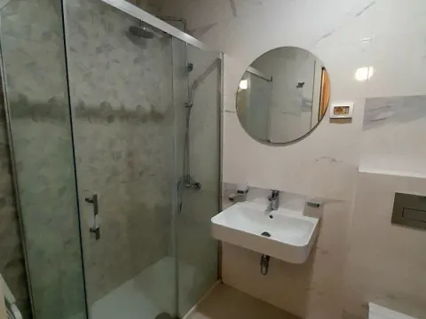 Izdavanje, jednosoban stan, 49m², Central Point, Podgorica - image 12