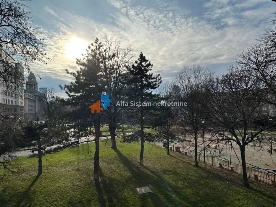 Izdavanje, trosoban stan, 105m², Savski Venac, Beograd