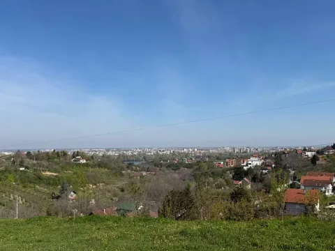 Zemljište in Petrovaradin