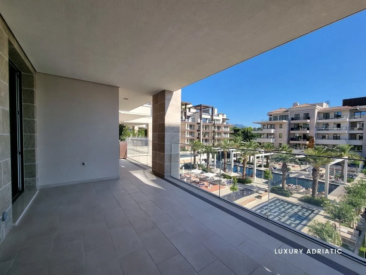 Sale, two bedroom apartment, 187m², Tivat, Crna Gora