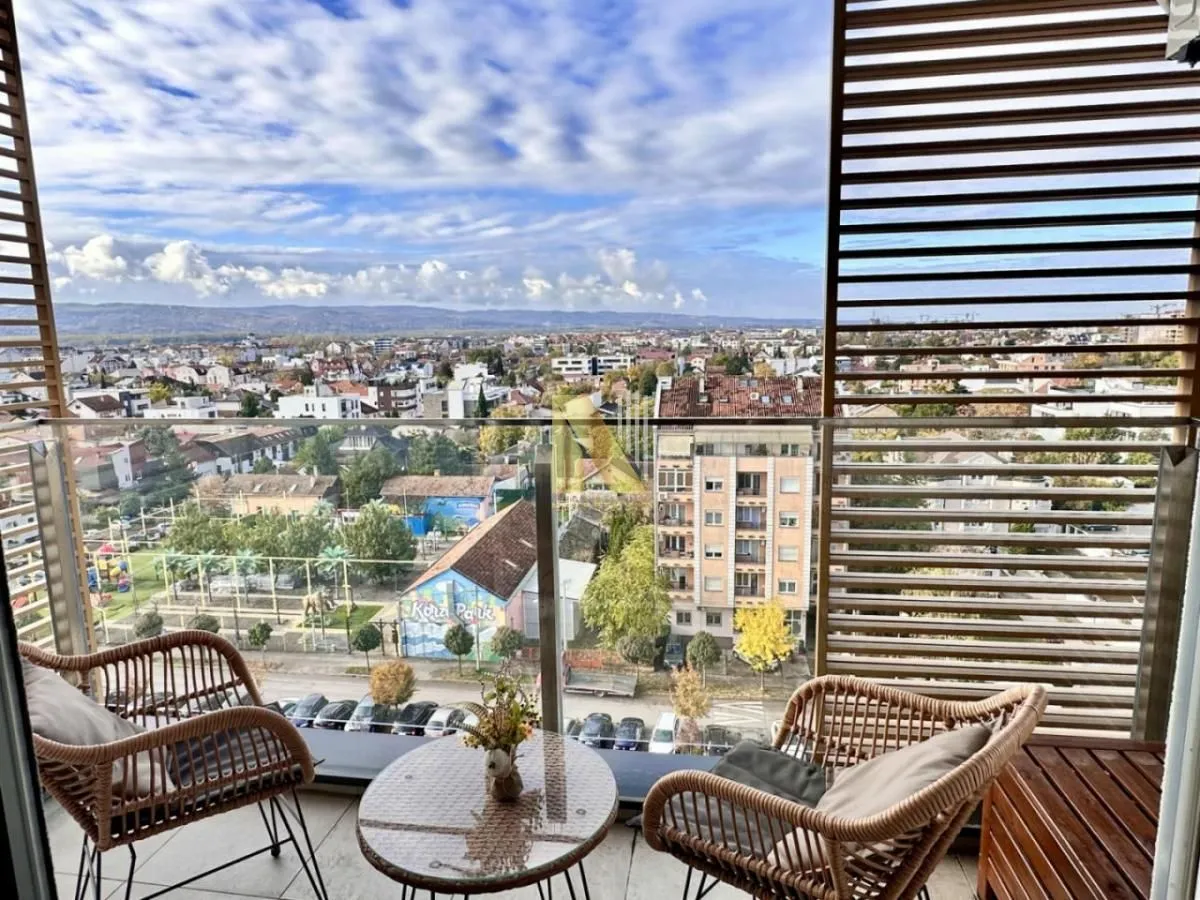 Izdavanje, dvosoban stan, 43m², Bulevar Evrope, Novi Sad Sve Podlokacije
