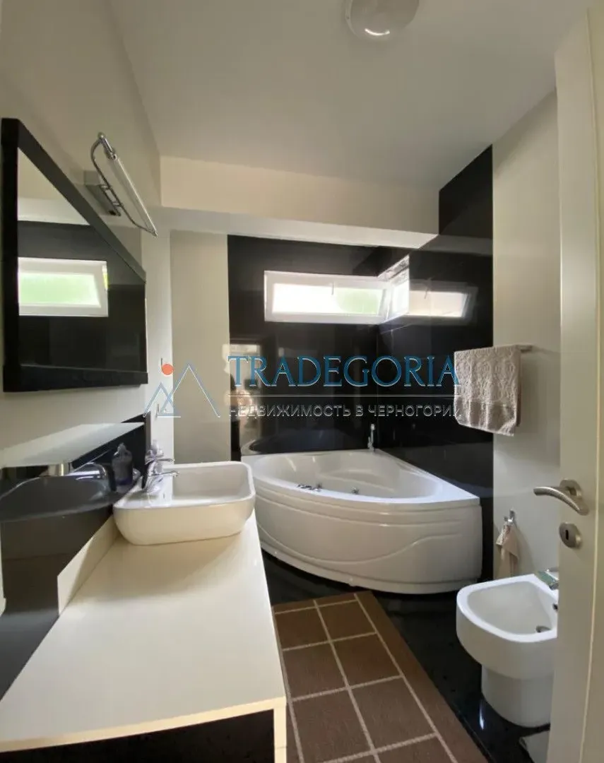 Prodaja, trosoban stan, 106m², Sveti Stefan, Budva