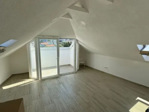 Sale, one bedroom apartment, 58m², Bečići, Budva - image 8