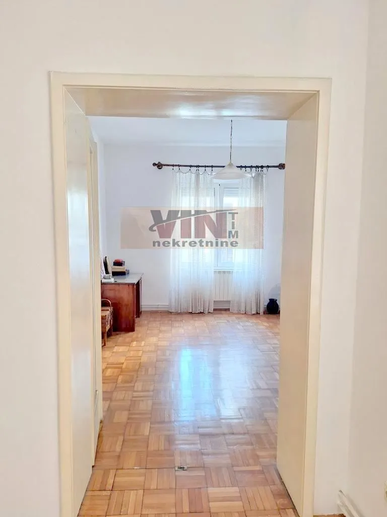 Prodaja, trosoban stan, 79m², Vračar Hram, Vračar Sve Podlokacije