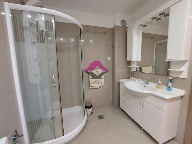 Izdavanje, kuća, 142m², Banovo Brdo, Beograd