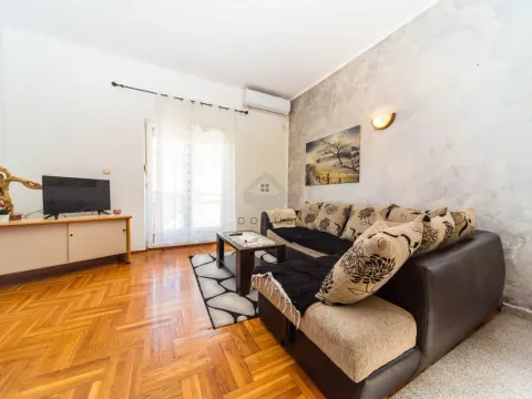 Rent, one bedroom apartment, 55m², Stari Aerodrom, Podgorica - image 1