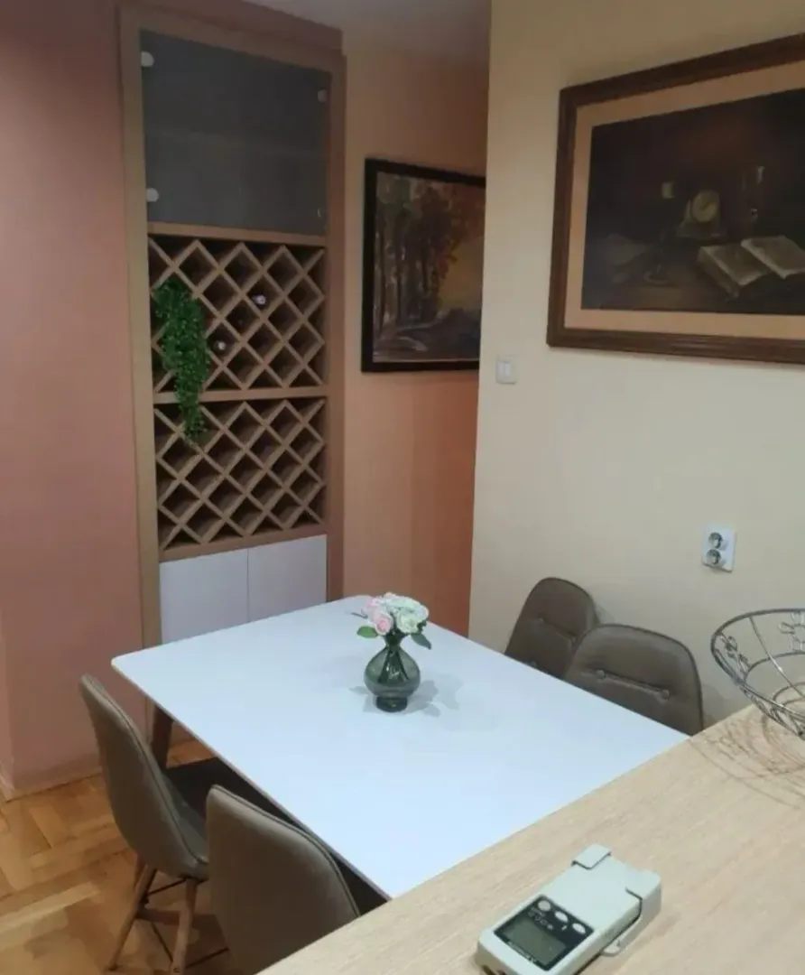 Izdavanje, jednosoban stan, 65m², Blok 6, Podgorica