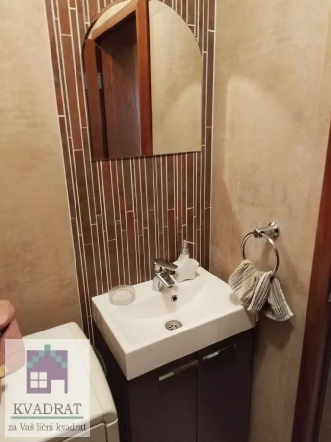 Prodaja, četvorosoban stan, 115m², Grbavica, Novi Sad Sve Podlokacije
