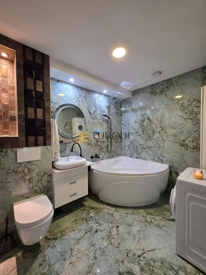 Izdavanje, stan, 105m², Voždovac Sve Podlokacije, Beograd