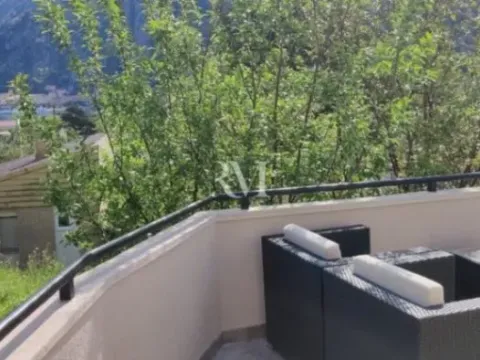 Rent, two bedroom apartment, 80m², Škaljari, Kotor