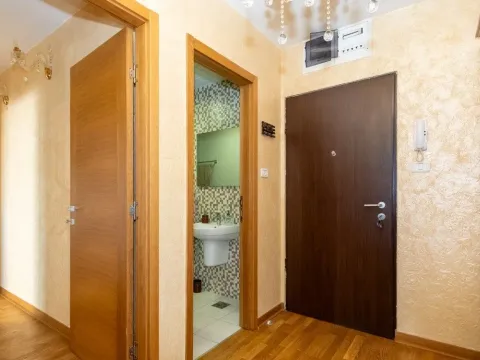 Izdavanje, trosoban stan, 98m², City Kvart, Podgorica - image 12