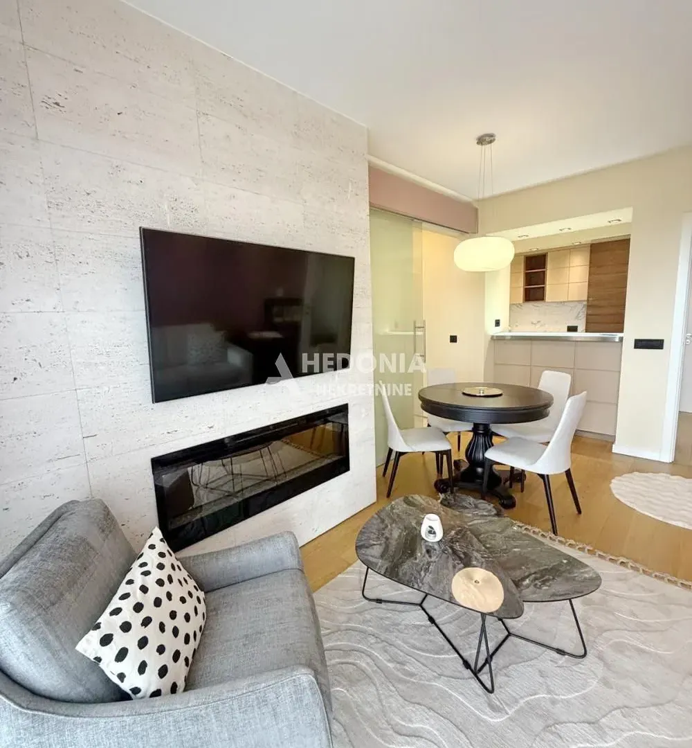 Izdavanje, dvosoban stan, 51m², Novi Beograd Blok 65, Novi Beograd Sve Podlokacije
