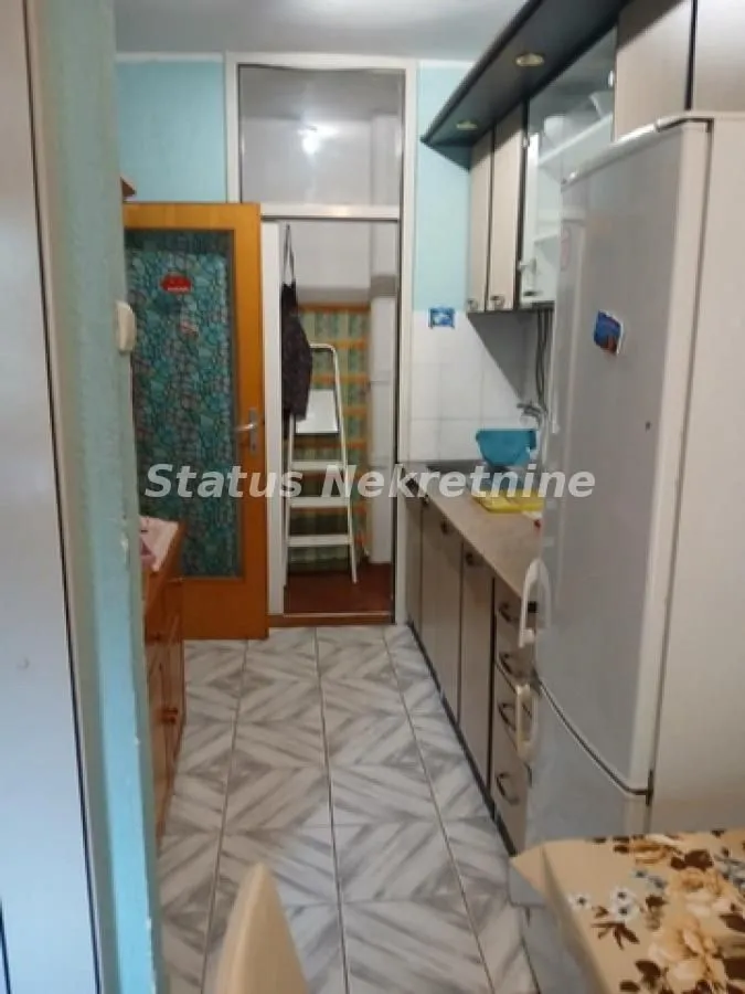 Izdavanje, trosoban stan, 60m², Banatić, Novi Sad Sve Podlokacije
