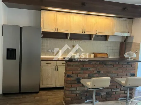 Izdavanje, četvorosoban stan, 95m², Centar, Novi Sad - image 3