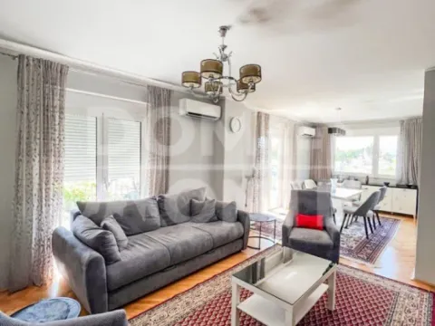 Izdavanje, dvosoban stan, 80m², Tivat, Crna Gora - image 1