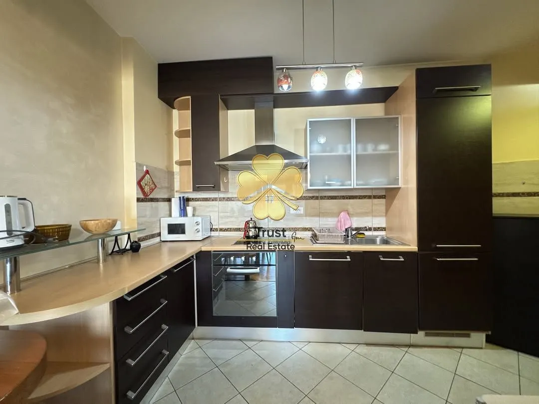 Prodaja, trosoban stan, 100m², Centar, Podgorica
