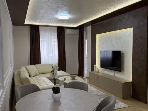 Izdavanje, dvosoban stan, 77m², City Kvart, Podgorica - image 10