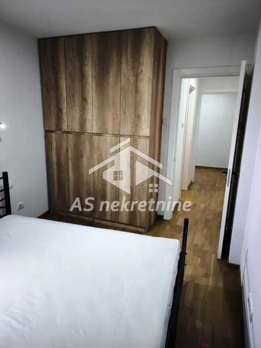 Rent, three bedroom apartment, 60m², Južni Bulevar, Vračar Sve Podlokacije