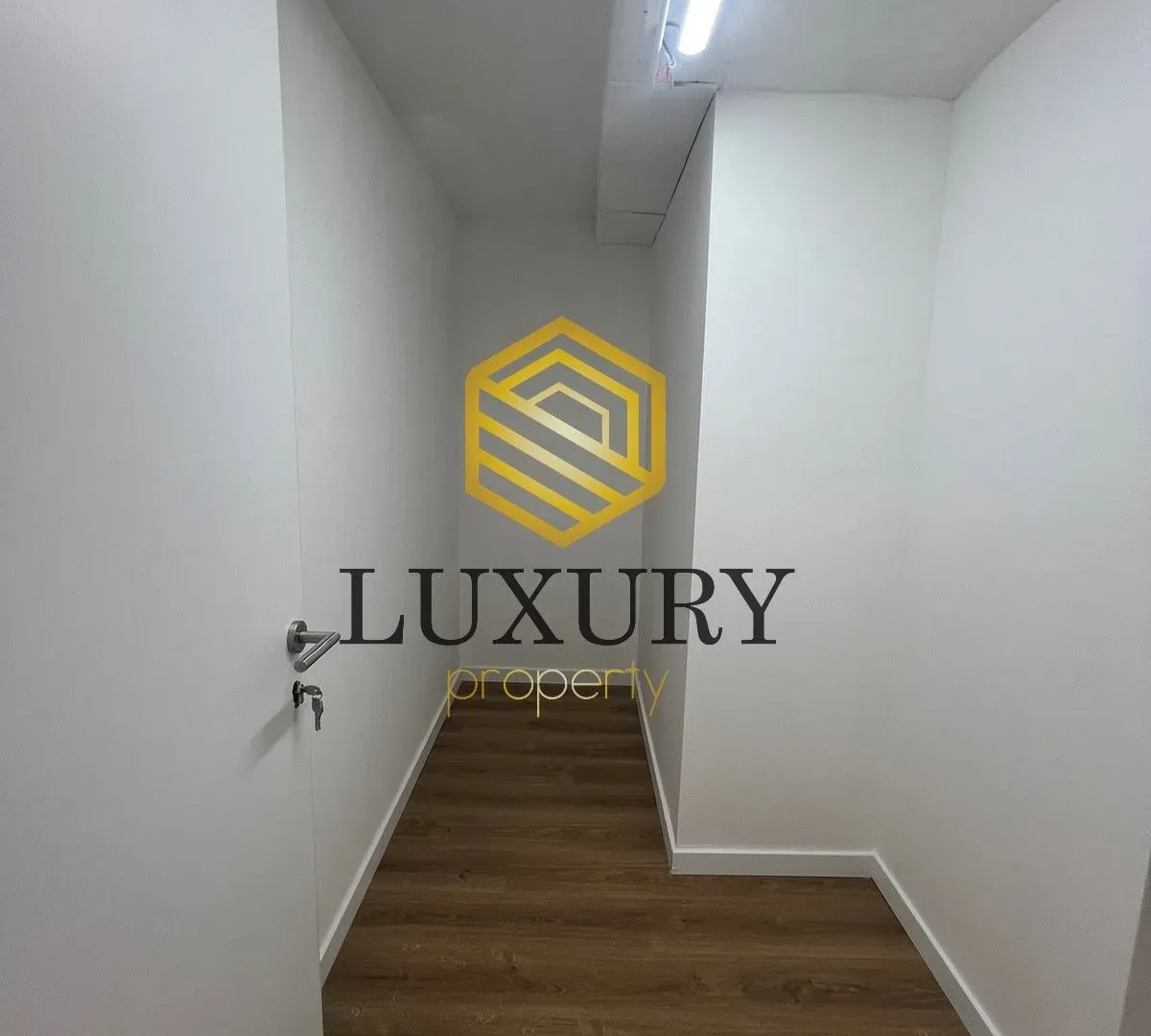 Rent, office space, 245m², Blok 5, Podgorica