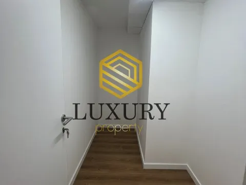 Izdavanje, poslovni prostor, 245m², Blok 5, Podgorica - image 7
