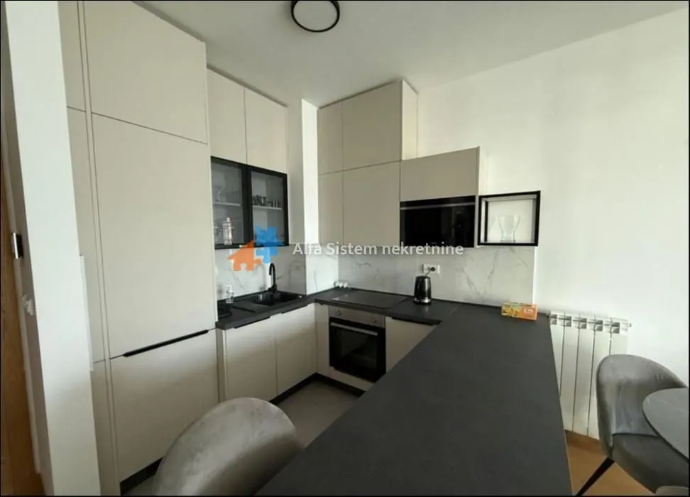 Izdavanje, trosoban stan, 70m², Novi Beograd Blok 65, Novi Beograd Sve Podlokacije