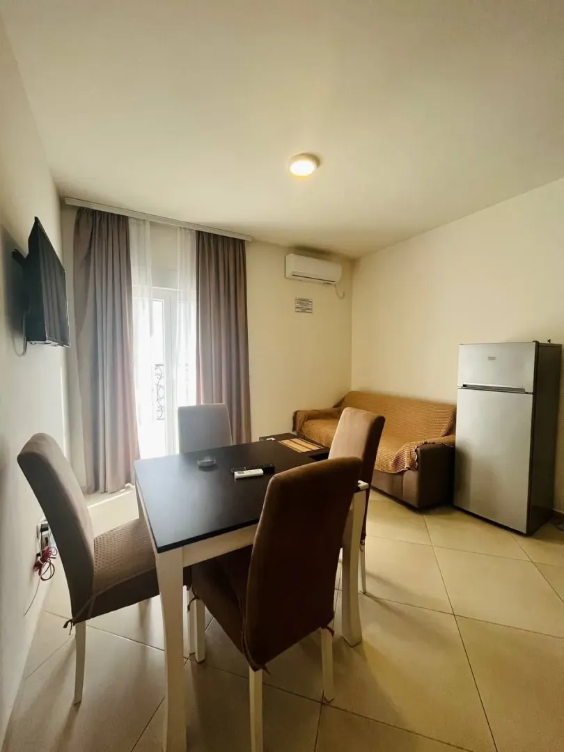 Rent, one bedroom apartment, 37m², Bečići, Budva