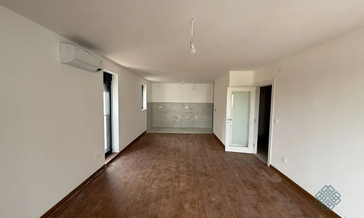 Prodaja, trosoban stan, 111m², Tološka šuma, Podgorica
