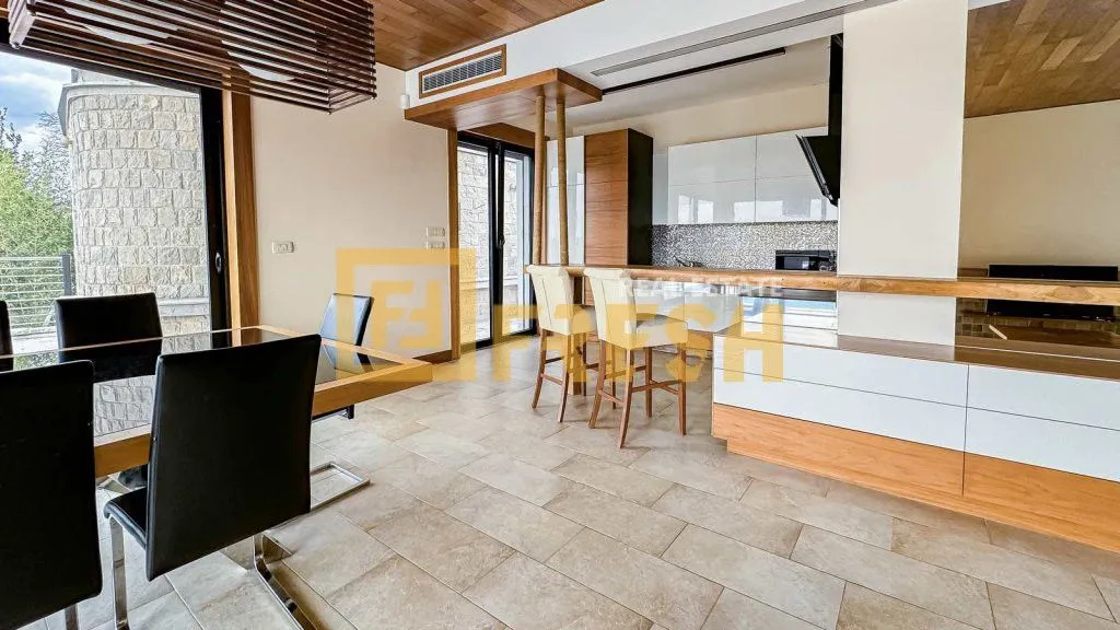 Prodaja, kuća, 310m², Kotor, Crna Gora