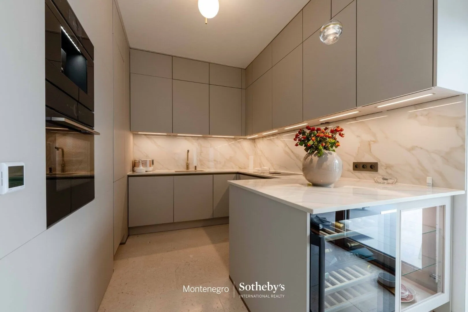 Prodaja, kuća, 261m², Rijeka Reževići, Budva