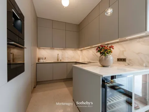 Prodaja, kuća, 261m², Rijeka Reževići, Budva - image 13