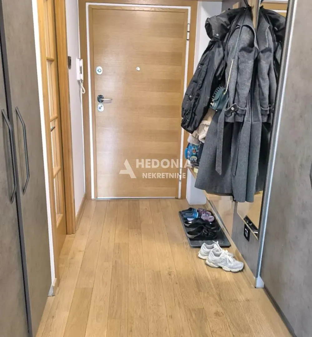 Sale, four bedroom apartment, 74m², Stari Grad, Beograd