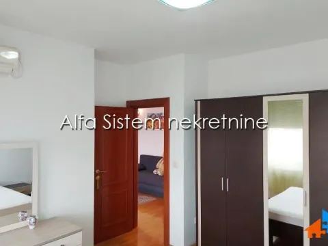 Izdavanje, četvorosoban stan, 1500m², Autokomanda, Voždovac Sve Podlokacije - image 8