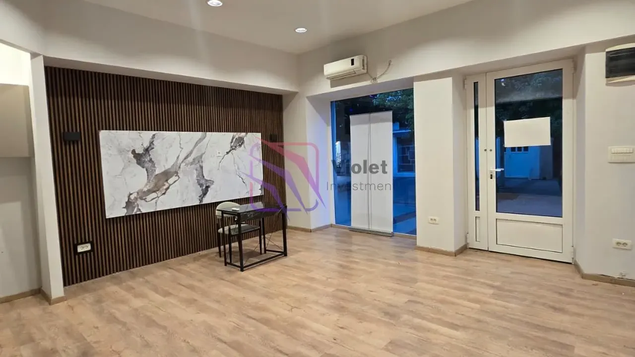 Rent, office space, 30m², Centar, Podgorica