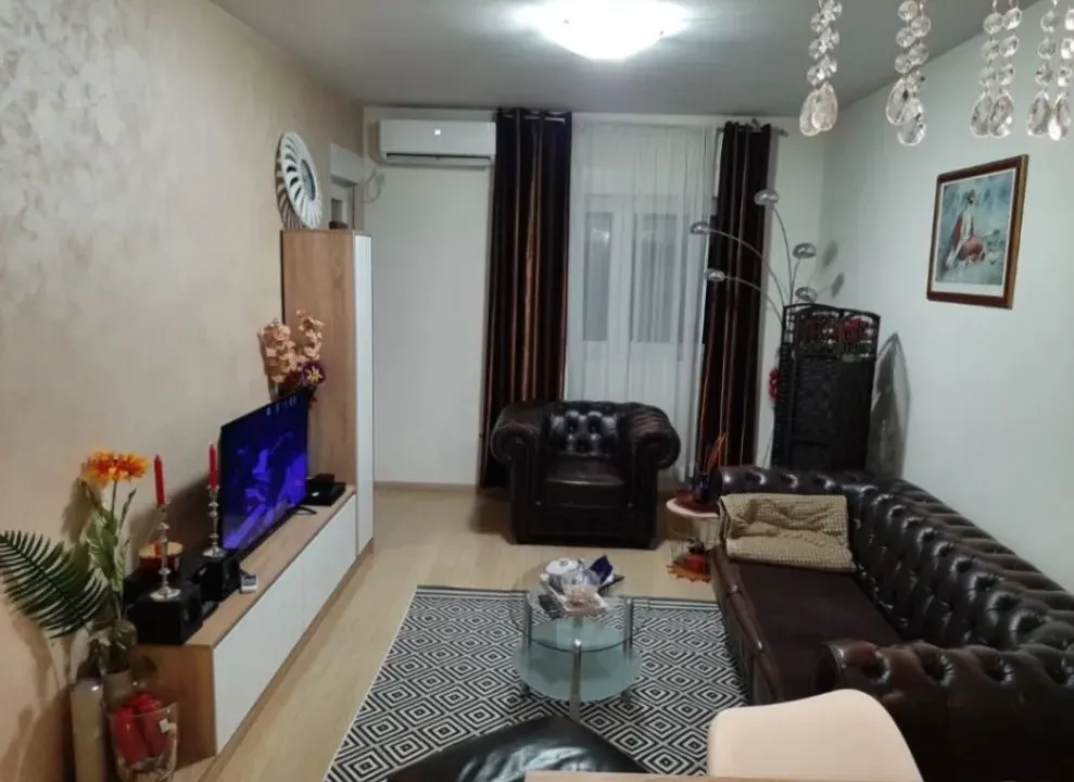 Izdavanje, jednosoban stan, 49m², City Kvart, Podgorica