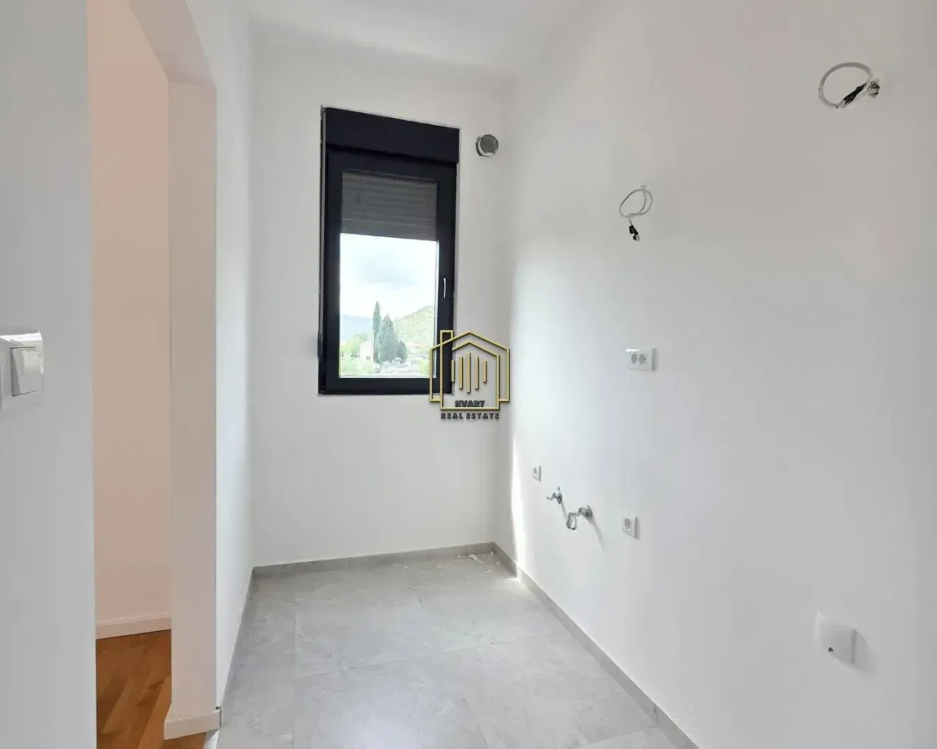 Izdavanje, dvosoban stan, 64m², Tološi, Podgorica