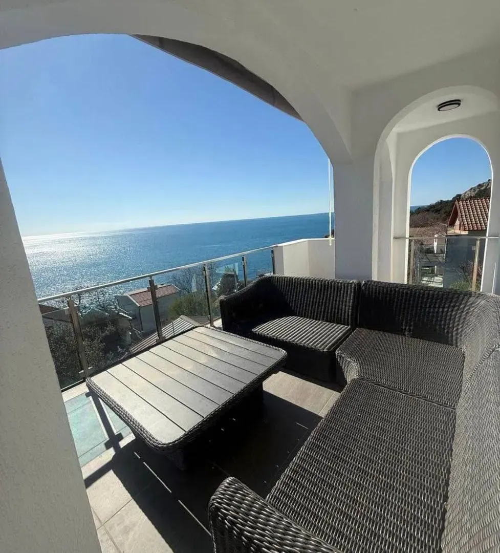 Prodaja, kuća, 330m², Kruče, Ulcinj