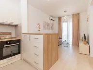 Rent, one bedroom apartment, 43m², Kalimanj, Tivat - image 4