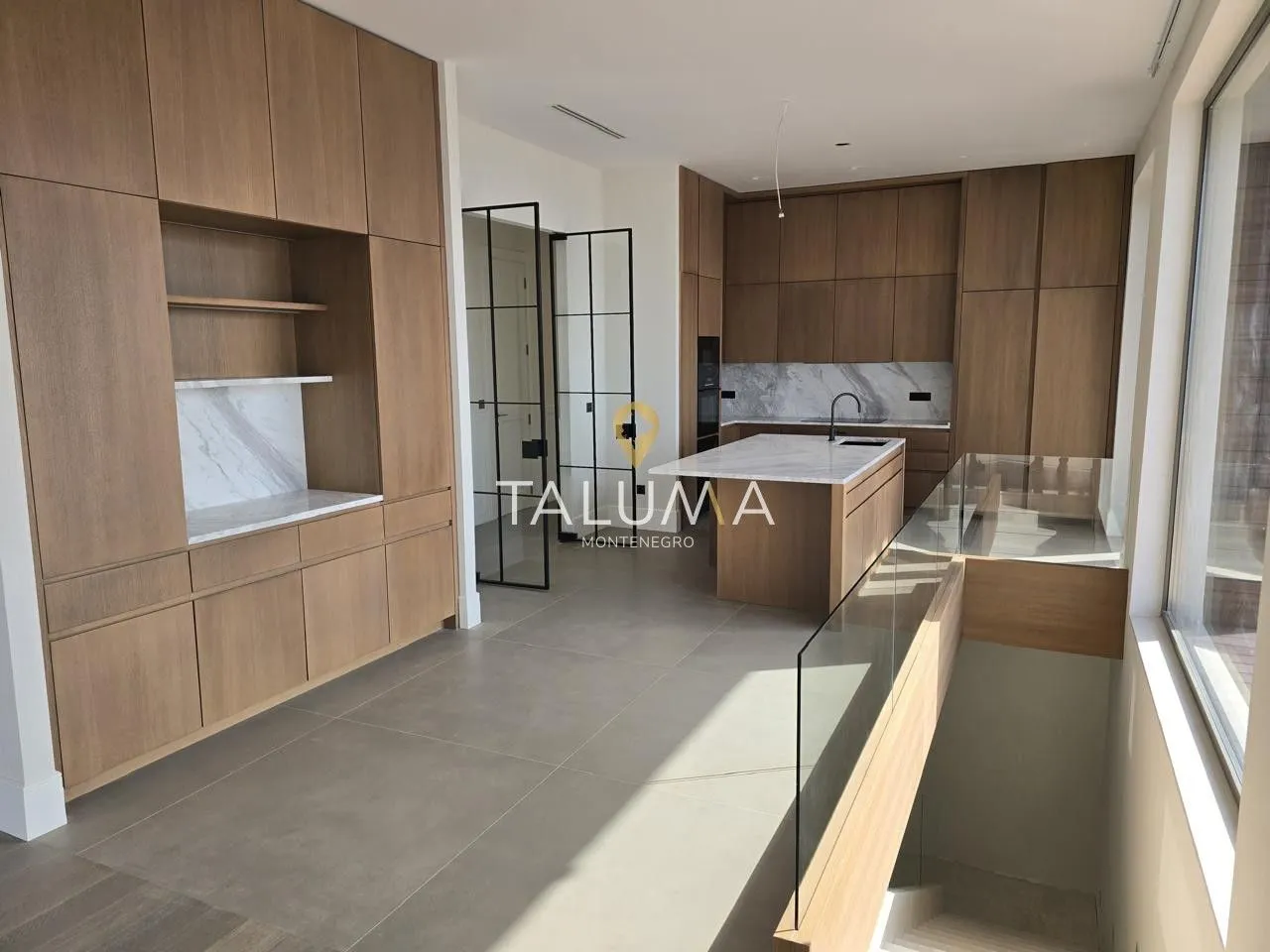 Prodaja, kuća, 579m², Pržno, Budva