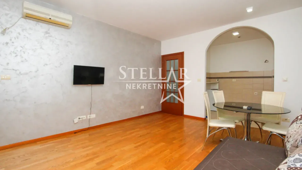 Izdavanje, jednosoban stan, 50m², City Kvart, Podgorica