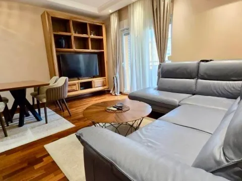 Rent, two bedroom apartment, 72m², City Kvart, Podgorica - image 3