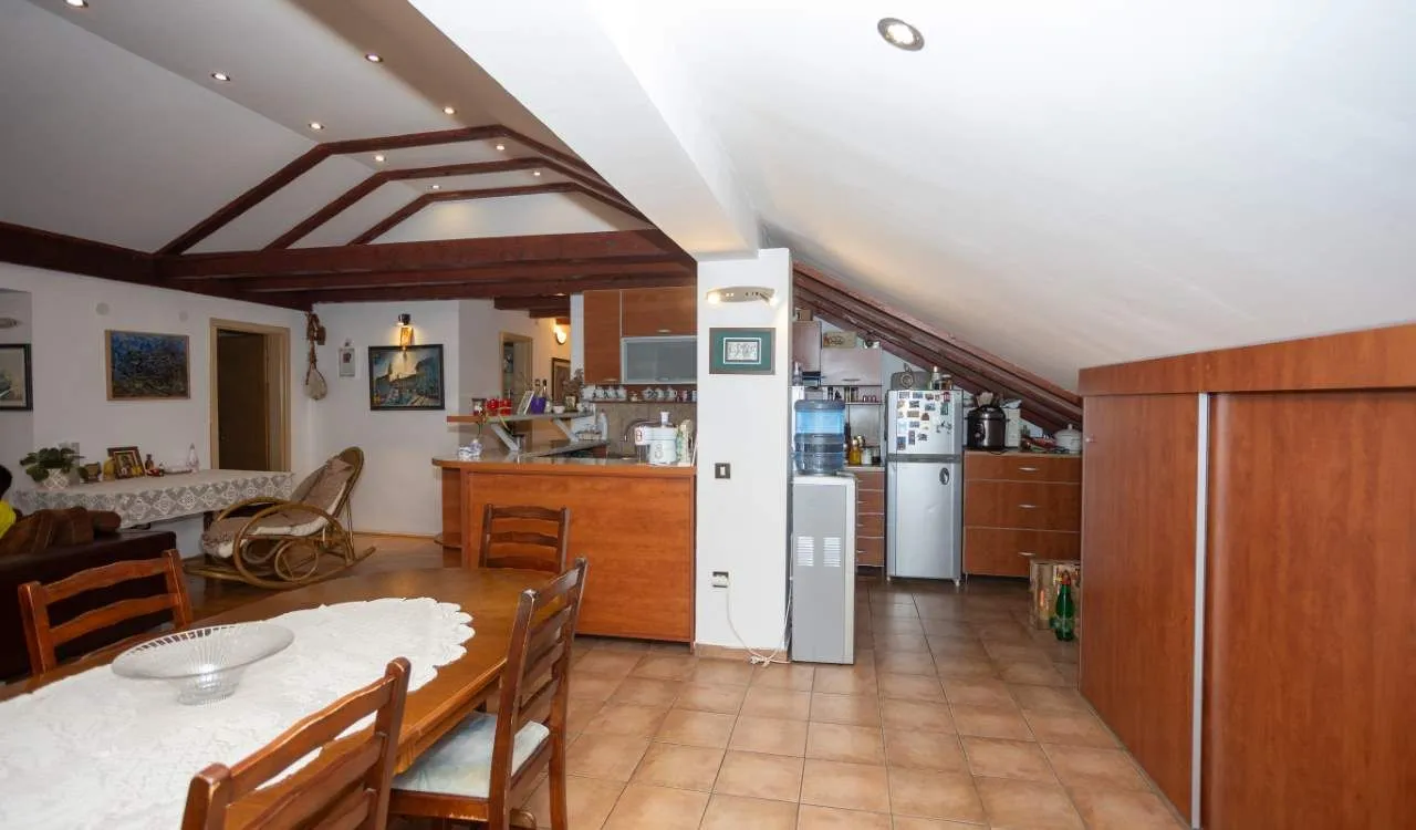 Prodaja, trosoban stan, 121m², Donja Lastva, Tivat